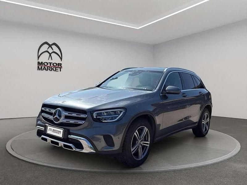 Grigio / gray Usata 2020 Mercedes GLC220 SUV | 29.500 € (Super prezzo) - Immagine 1/4