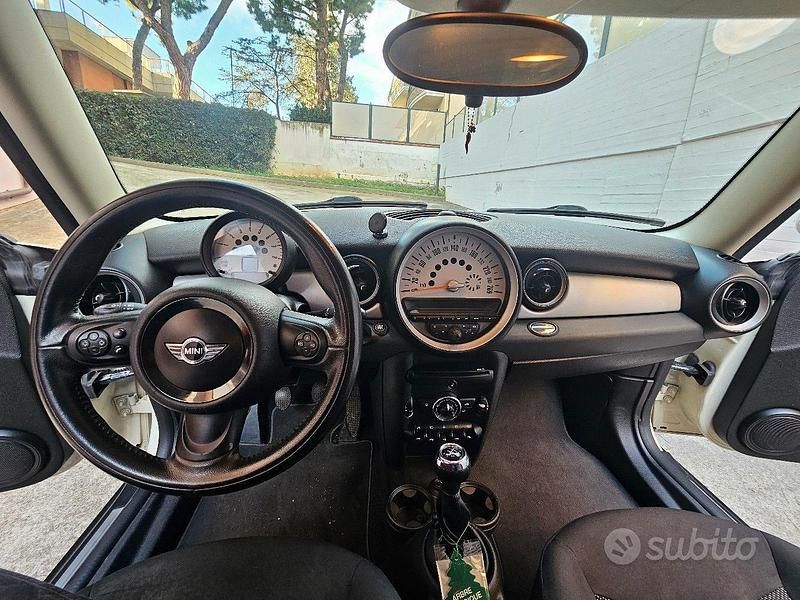 Usata Mini ONE 98 CV (72 kW) 2011 Bianco Utilitaria