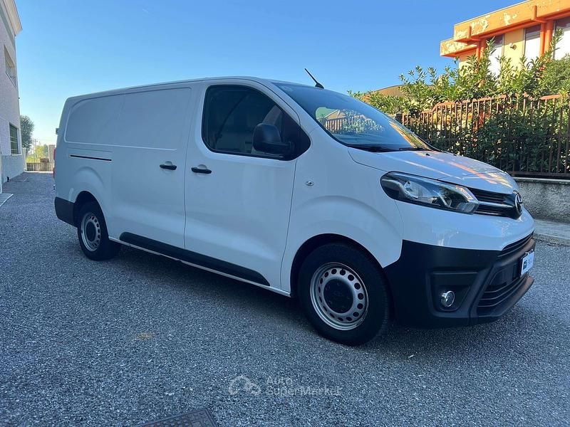 Usata Toyota Proace 120 CV (88 kW) 2022 Bianco Monovolume