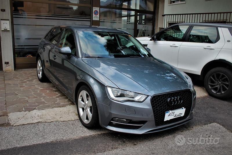 Grigio Usata 2015 Audi A3 Ambition Tre volumi | 6800 € (Super prezzo) - Immagine 1/4