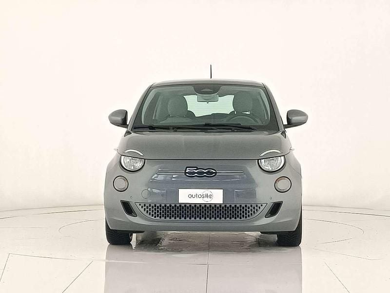 Usata Fiat 500e La Prima 42 kW (58 CV) 2021 Grigio minerale Berlina