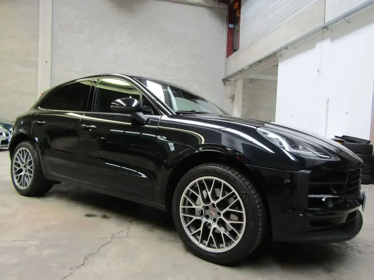 Usata Porsche Macan 245 CV (180 kW) 2020 Jet black metallic SUV