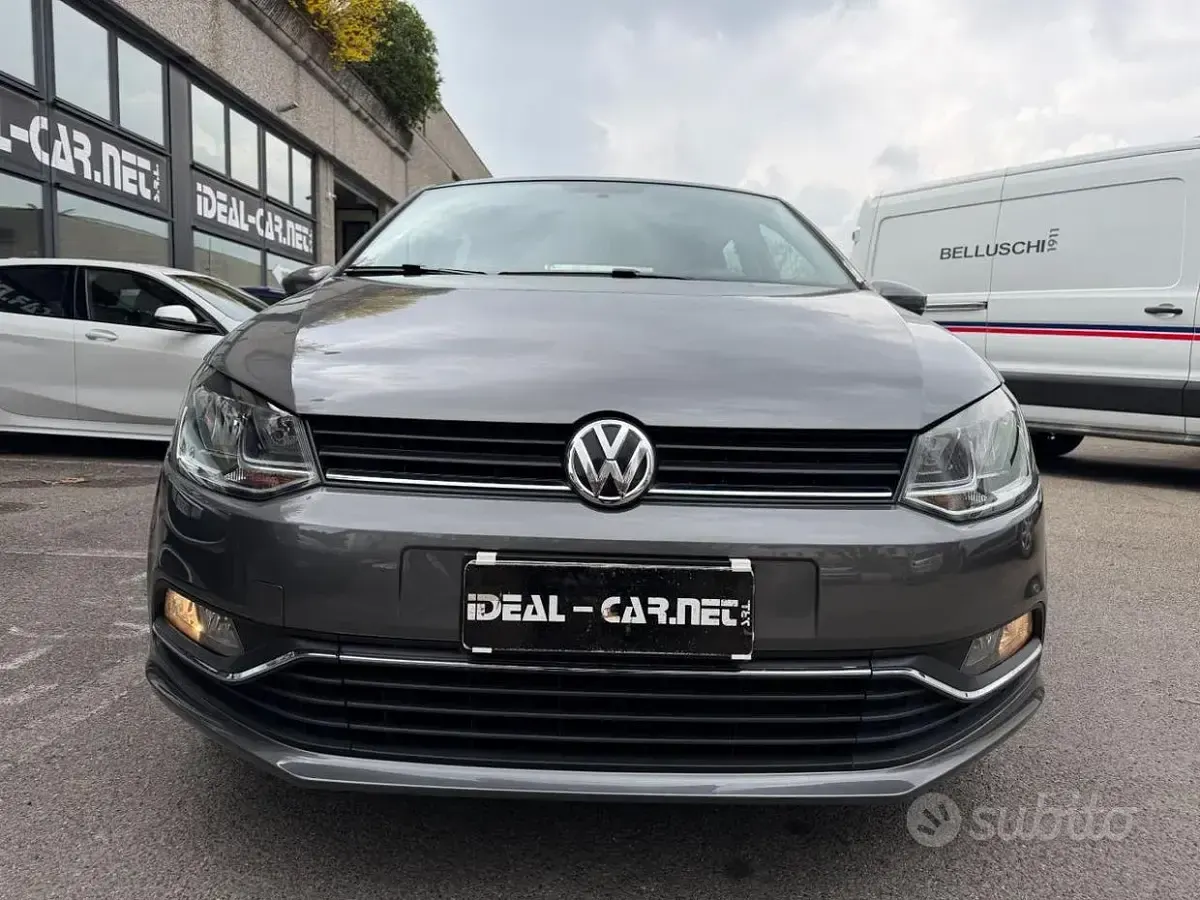 Usata VW Polo Comfortline 75 CV (55 kW) 2014 Grigio Berlina
