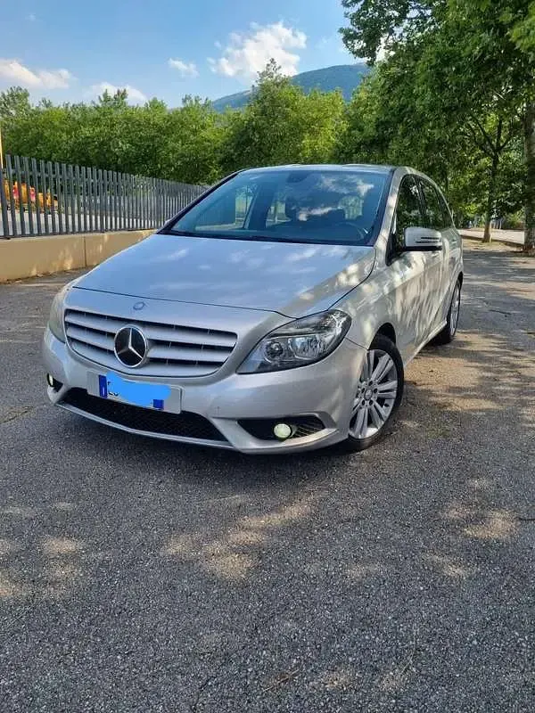 Usata Mercedes B180 Executive 109 CV (80 kW) 2013 Utilitaria
