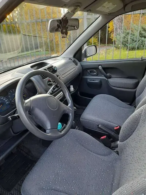 Usata Suzuki Ignis 83 CV (61 kW) 2002 Argento Utilitaria