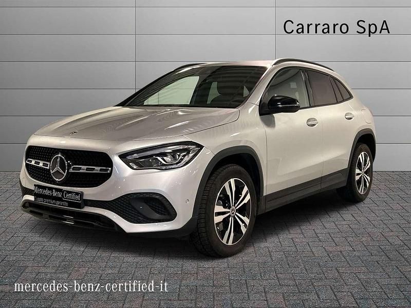 Argento metallizzato Usata 2022 Mercedes GLA180 SUV | 31.900 € (Buon prezzo) - Immagine 1/4