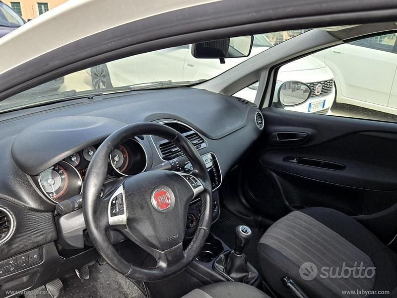 Usata Fiat Punto Easy 95 CV (69 kW) 2018 Bianco Utilitaria