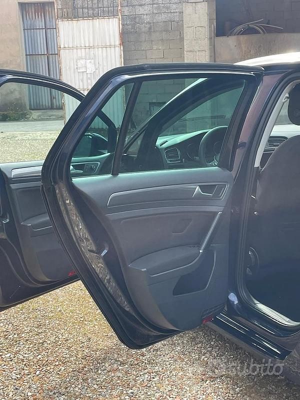 Usata VW Golf VII 110 CV (80 kW) 2017 Blu Berlina