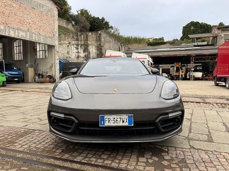 Usata Porsche Panamera Turbo Sport Turismo Sport Turismo 550 CV (404 kW) 2018 Grigio Station wagon