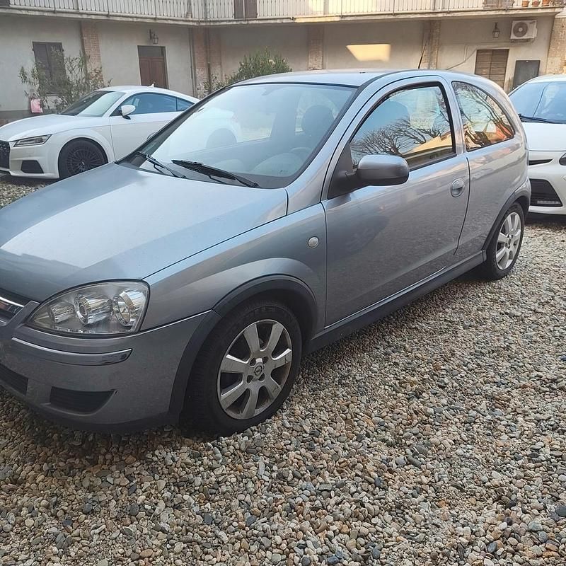 Usata Opel Corsa 2005 Grigio Utilitaria