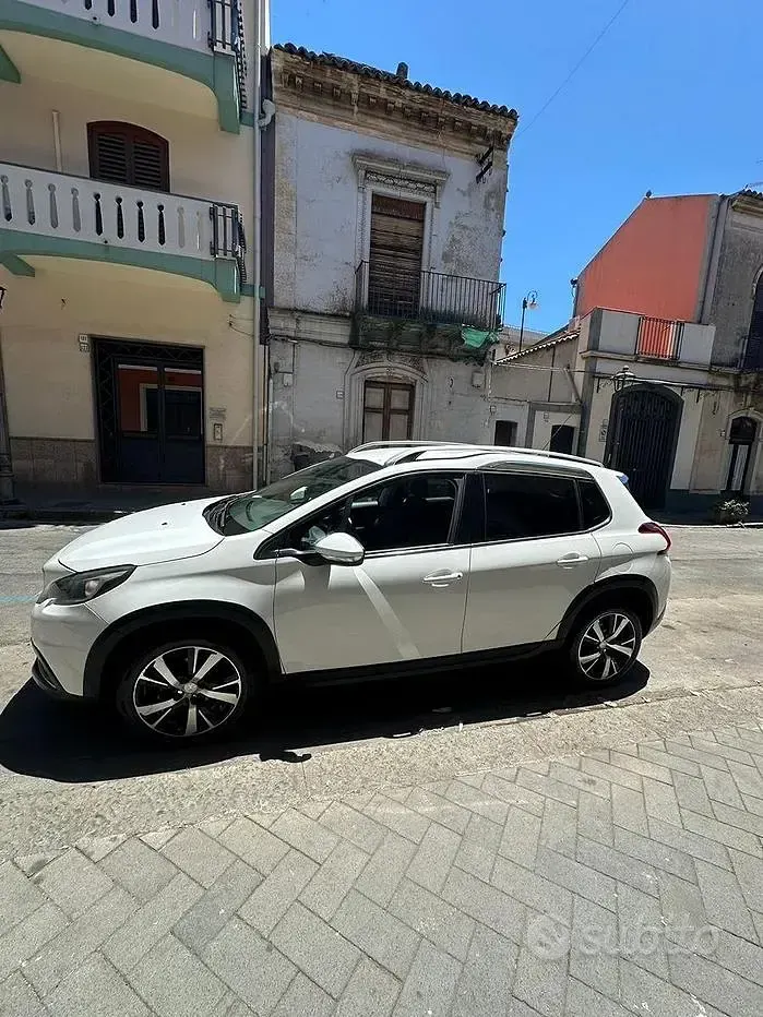 Usata Peugeot 2008 99 CV (72 kW) 2017 Bianco SUV