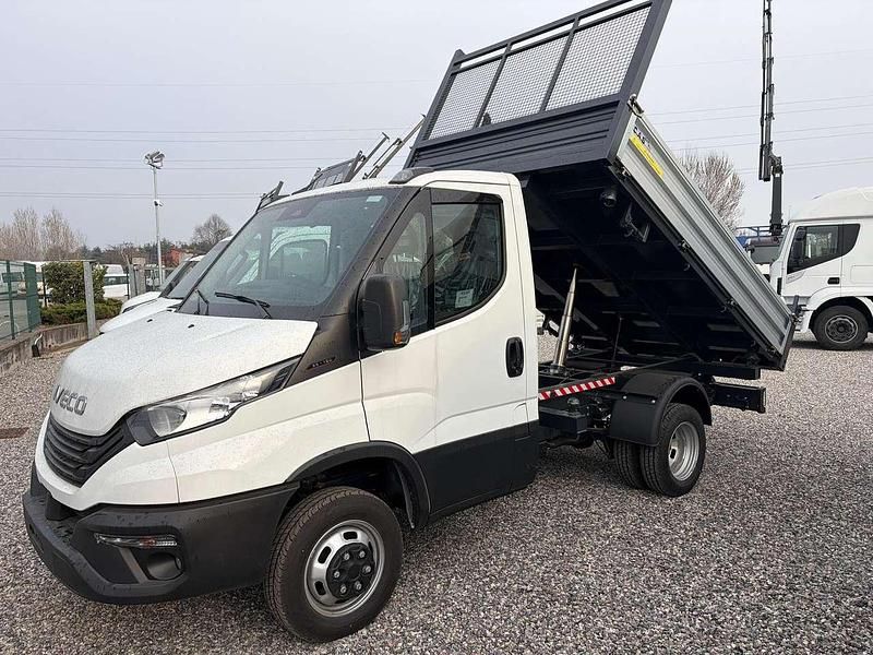 Nuova Iveco Daily 160 CV (117 kW) 2025 Bianco Furgone