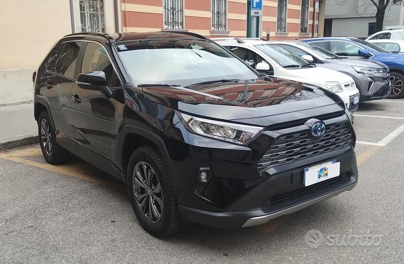 Usata Toyota RAV4 Hybrid 222 CV (163 kW) 2022 Nero SUV