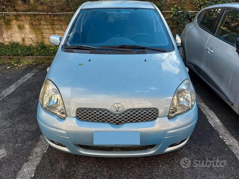 Usata Toyota Yaris 75 CV (55 kW) 2004 Blu Utilitaria