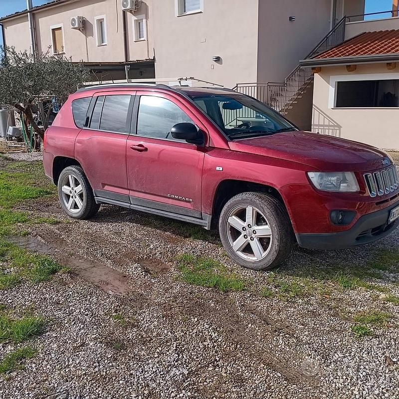 Usata Jeep Compass 163 CV (119 kW) 2012 Rosso SUV