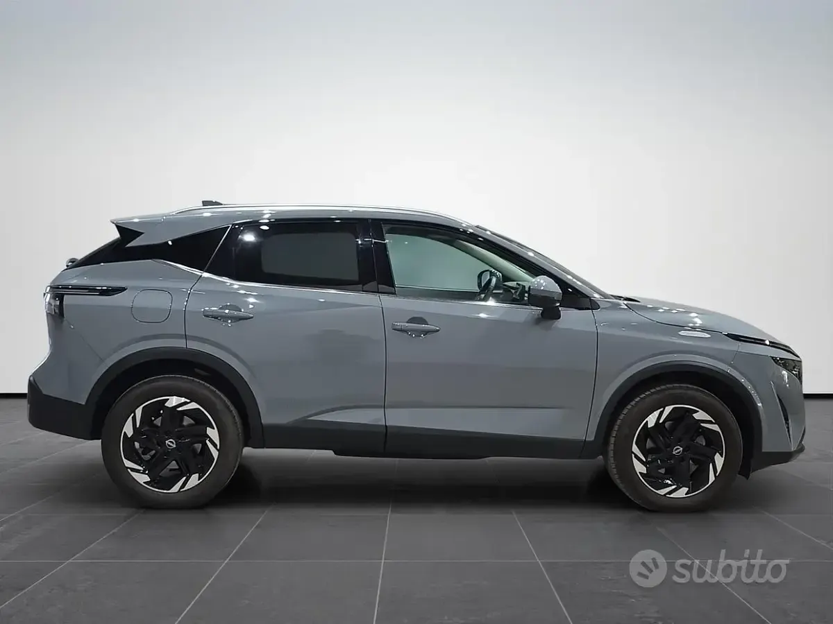 Usata Nissan Qashqai N-Connecta 140 CV (102 kW) 2024 Grigio SUV