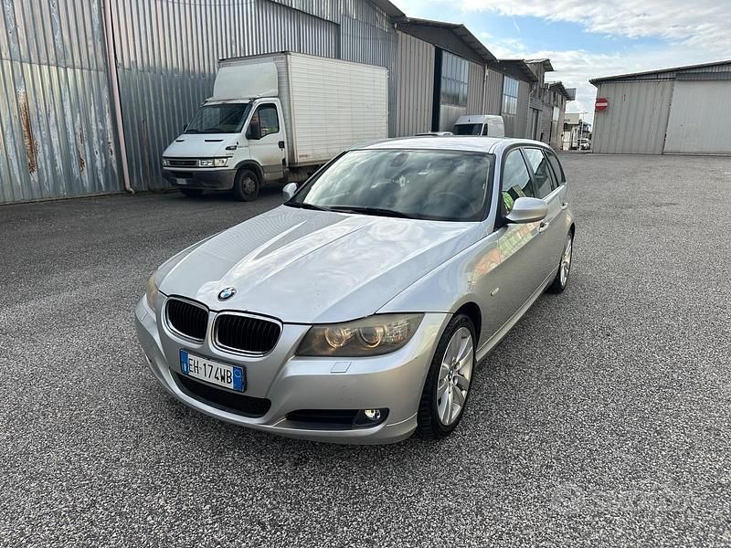 Usata BMW 318 143 CV (105 kW) 2012 Grigio Station wagon