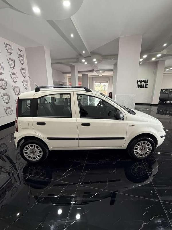 Usata Fiat Panda Active 77 CV (56 kW) 2012 Bianco Utilitaria