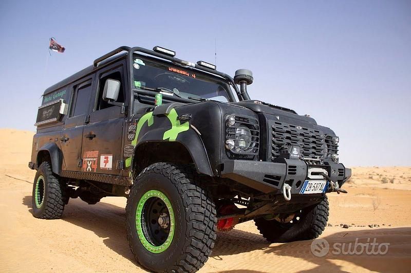 Nero Usata 1998 Land Rover Defender Tre volumi | 22.500 € - Immagine 1/4