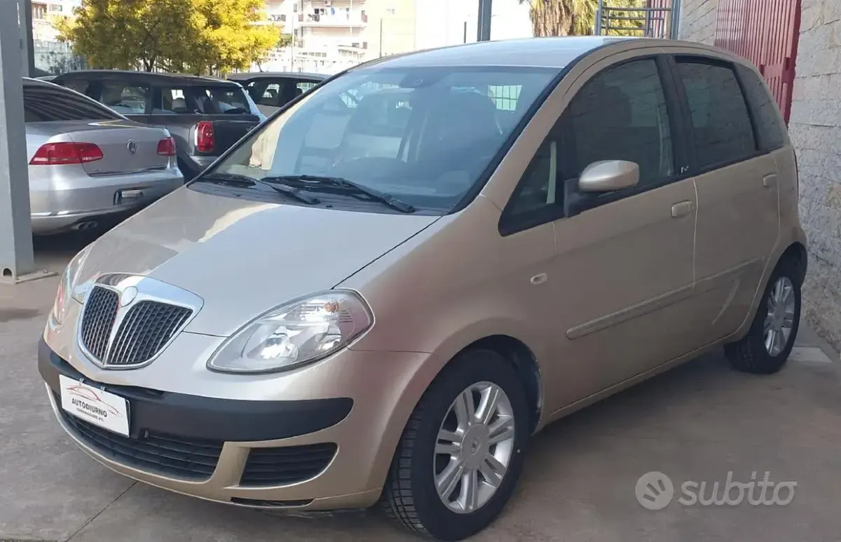 Gebraucht Lancia Musa 69 PS (50 kW) 2008 Braun Van / Kleinbus