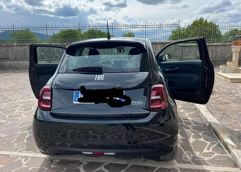 Usata Fiat 500e Icon 42 kW (58 CV) 2021 Nero Utilitaria