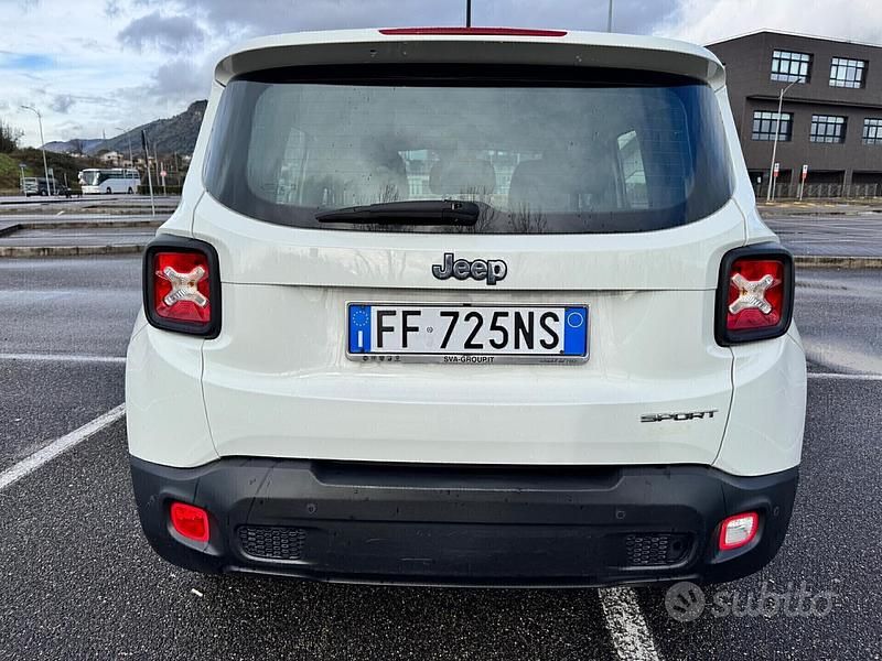 Usata Jeep Renegade Sport 110 CV (80 kW) 2016 Bianco SUV