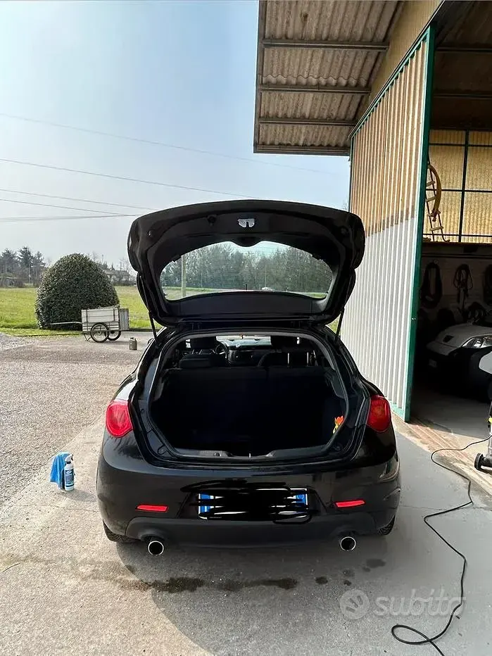 Usata Alfa Romeo Giulietta 150 CV (110 kW) 2013 Nero Utilitaria