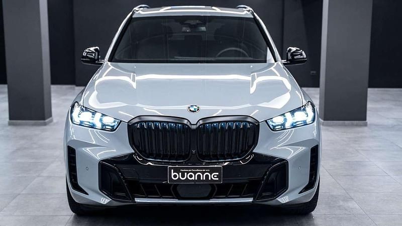Usata BMW X5 M Sport 352 CV (258 kW) 2024 Brooklyn grey metall perlato SUV