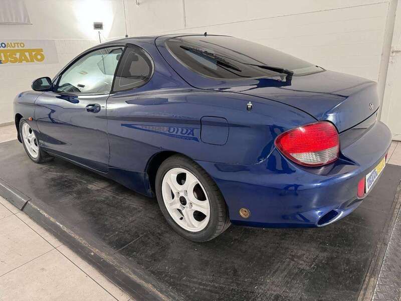 Usata Hyundai Coupé 116 CV (85 kW) 2000 Azzurro metallizzato Coupé