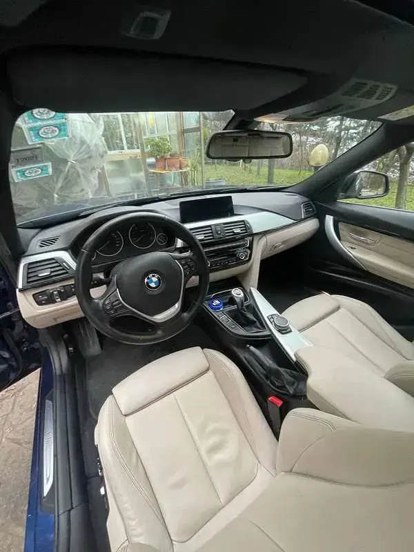 Usata BMW 325 Sport Line 218 CV (160 kW) 2015 Blu/azzurro Station wagon