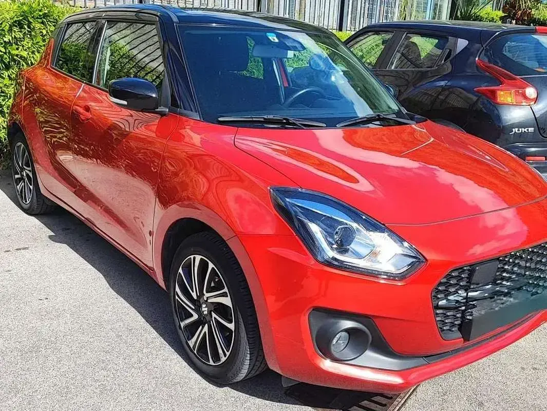Usata Suzuki Swift 83 CV (61 kW) 2023 Rosso Utilitaria