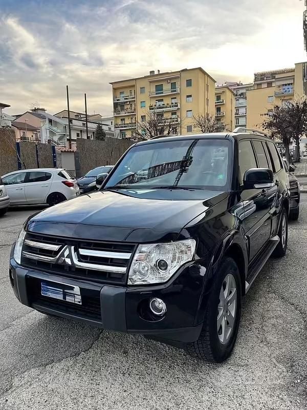 Usata Mitsubishi Pajero Instyle 169 CV (124 kW) 2008 Nero SUV