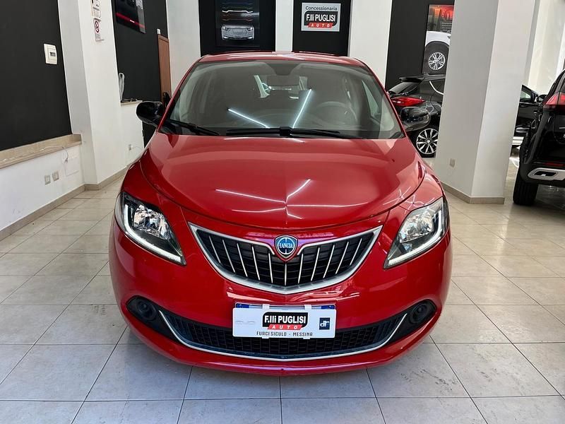 Usata Lancia Ypsilon Gold 69 CV (50 kW) 2022 Rosso Utilitaria