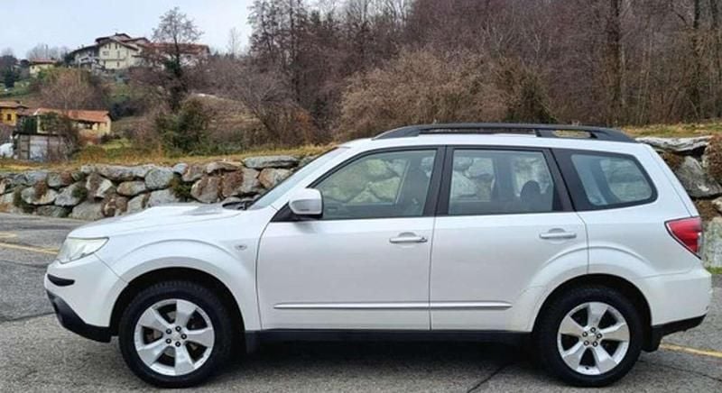 Usata Subaru Forester Trend 147 CV (108 kW) 2010 Bianco SUV