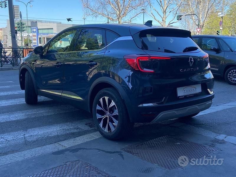 Usata Renault Captur Techno 101 CV (74 kW) 2023 Blu SUV