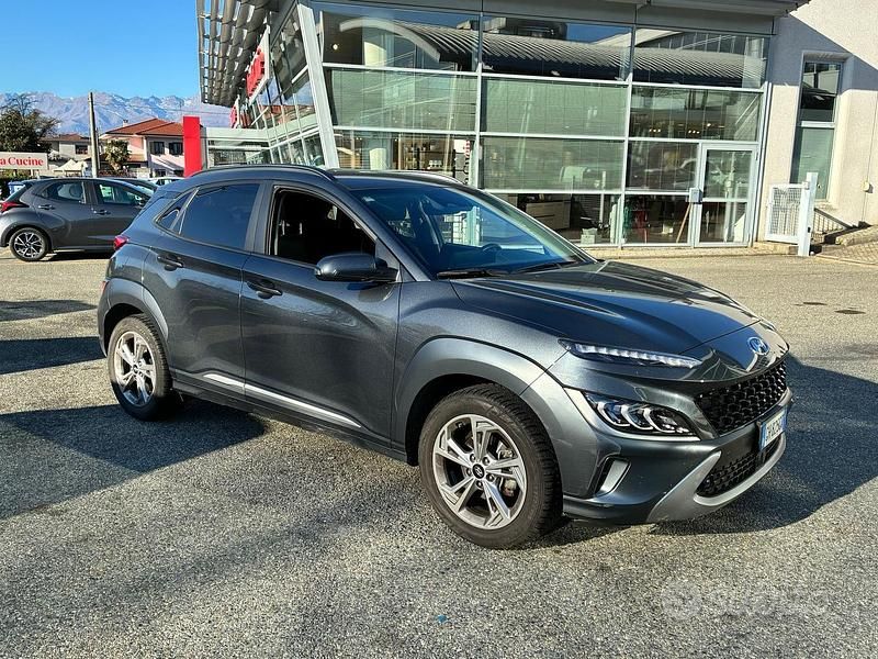 Usata Hyundai Kona Style 120 CV (88 kW) 2021 Gray SUV