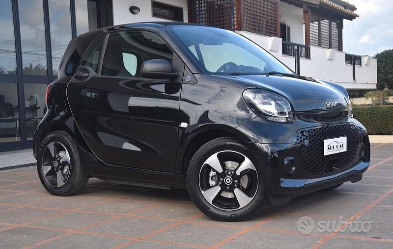 Nero Usata 2023 Smart ForTwo Electric Drive Coupé | 16.500 € - Immagine 1/4