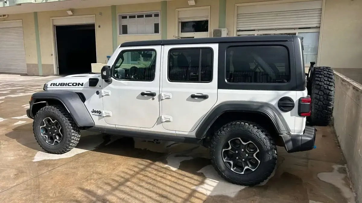 Usata Jeep Wrangler Rubicon 272 CV (200 kW) 2022 Bianco SUV