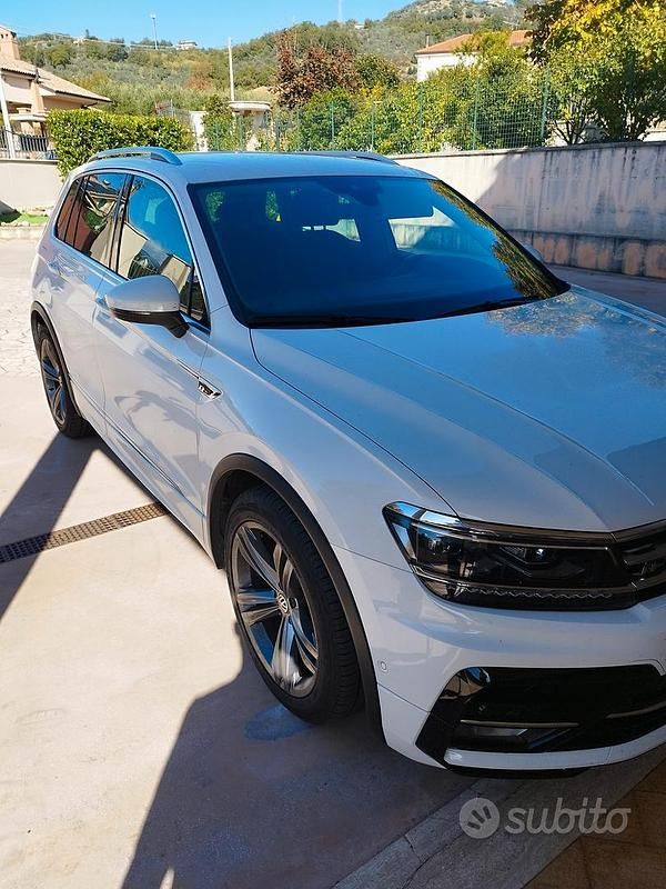 Bianco Usata 2017 VW Tiguan R-line SUV | 21.000 € - Immagine 1/4