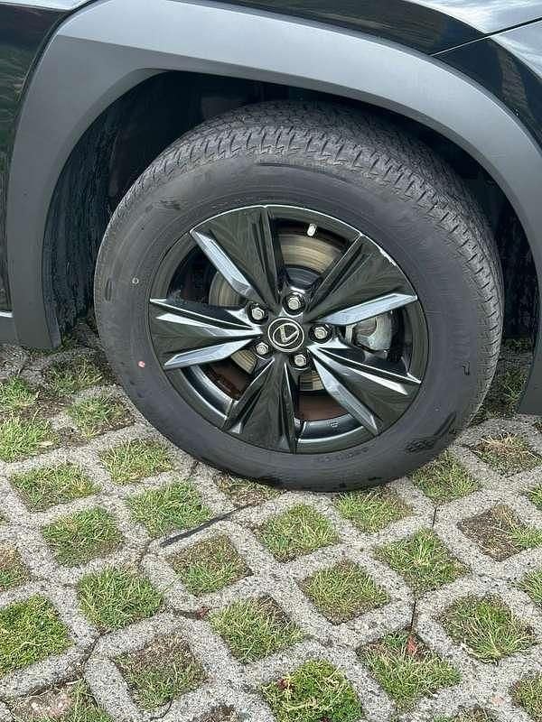 Usata Lexus UX 250h 145 CV (106 kW) 2023 Nero SUV