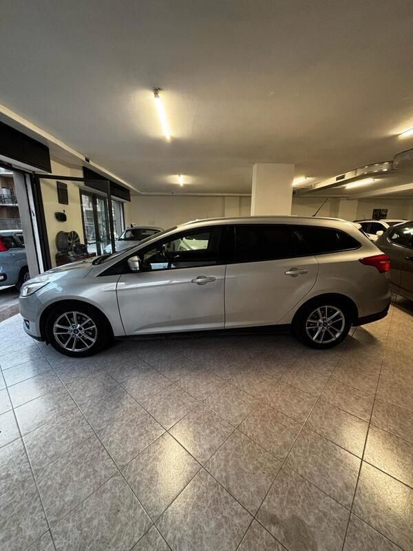 Usata Ford Focus 119 CV (87 kW) 2017 Grigio Station wagon
