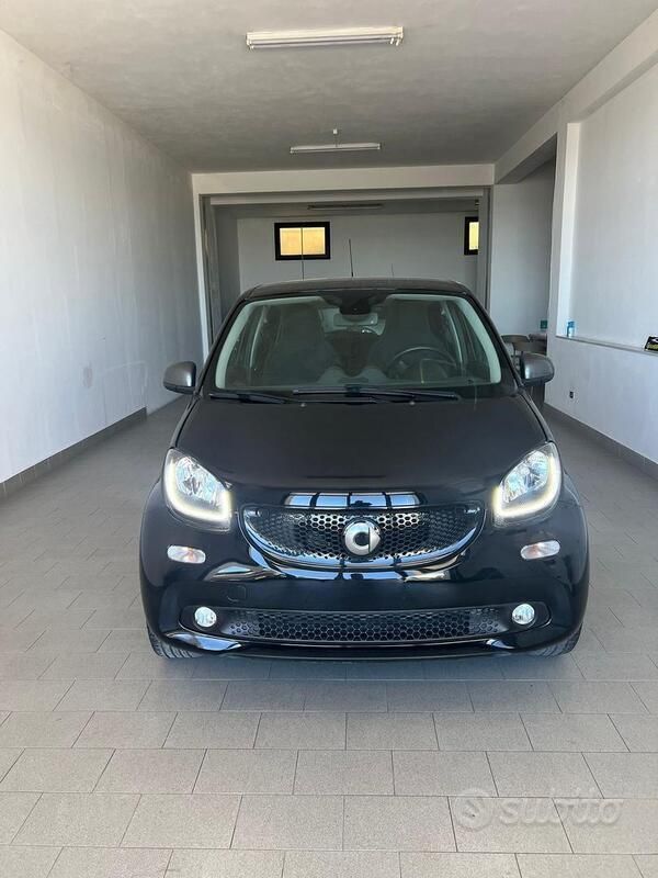 Nero Usata 2017 Smart ForFour Due volumi | 10.500 € (Buon prezzo) - Immagine 1/4