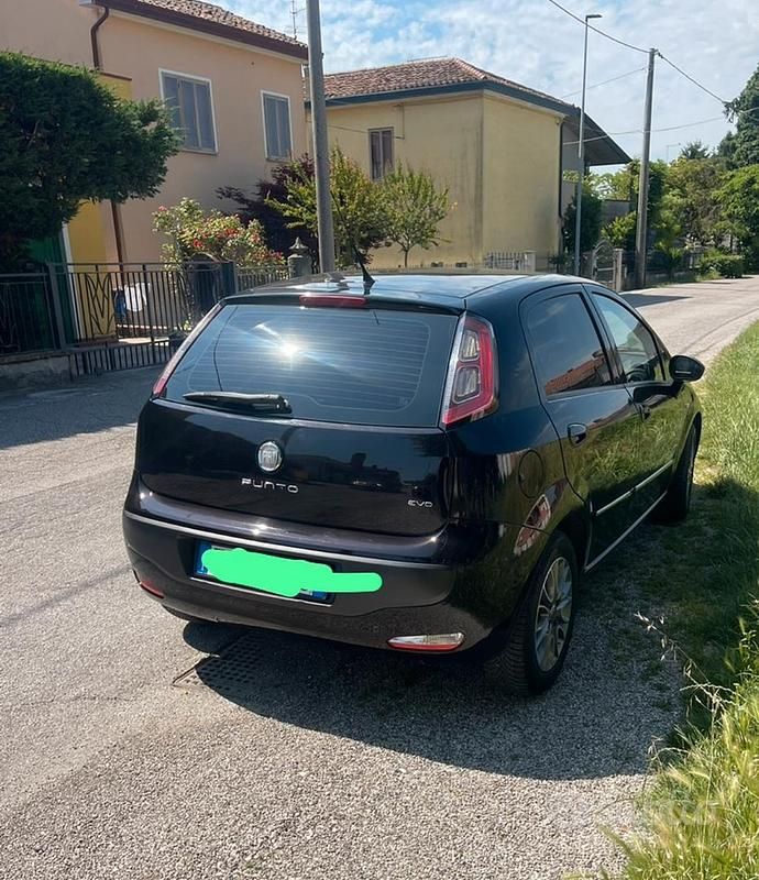 Usata Fiat Grande Punto 75 CV (55 kW) 2011 Nero Utilitaria