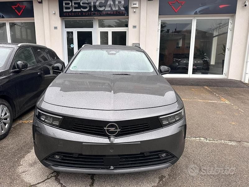 Usata Opel Astra Edition 130 CV (95 kW) 2024 Grigio Station wagon