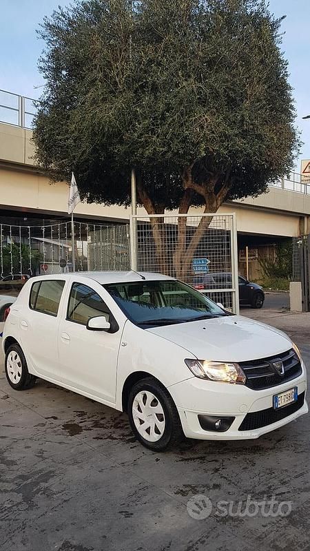 Usata Dacia Sandero 72 CV (52 kW) 2014 Bianco Berlina