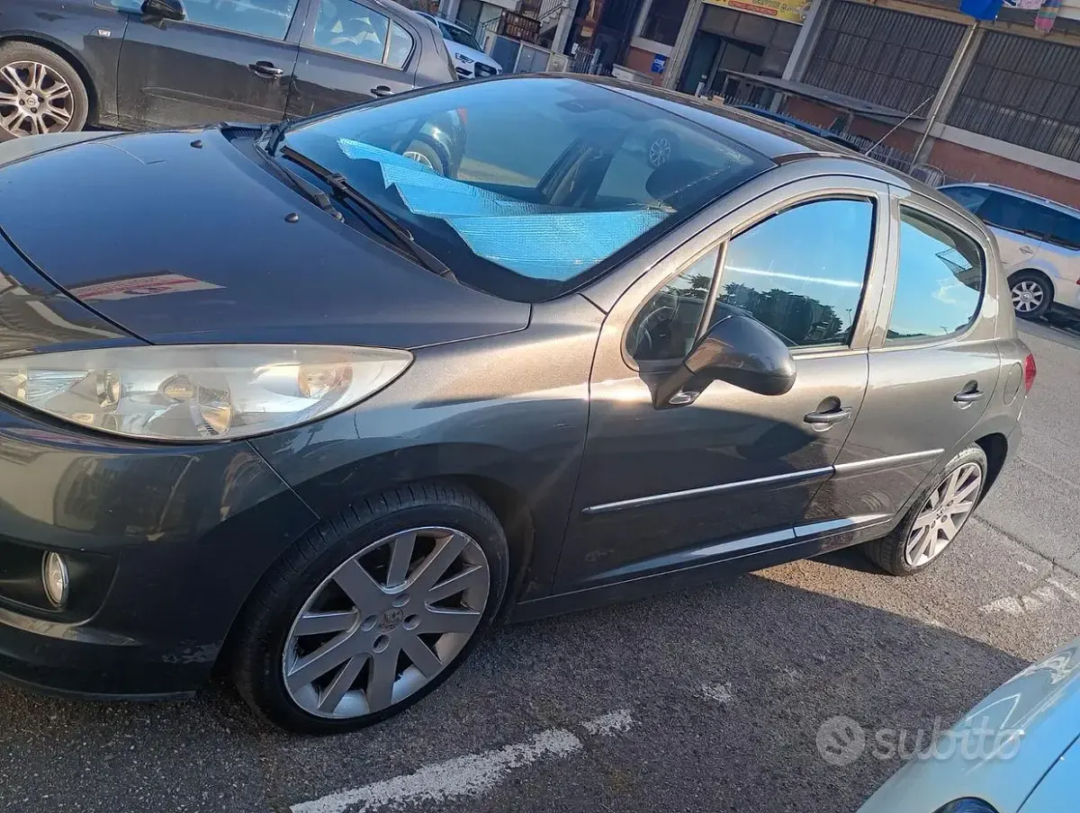 Usata Peugeot 207 109 CV (80 kW) 2010 Grigio Berlina