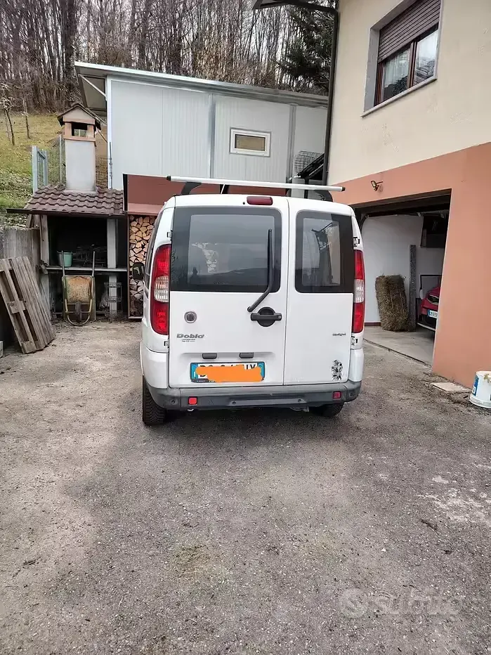 Usata Fiat Doblò 105 CV (77 kW) 2008 Monovolume