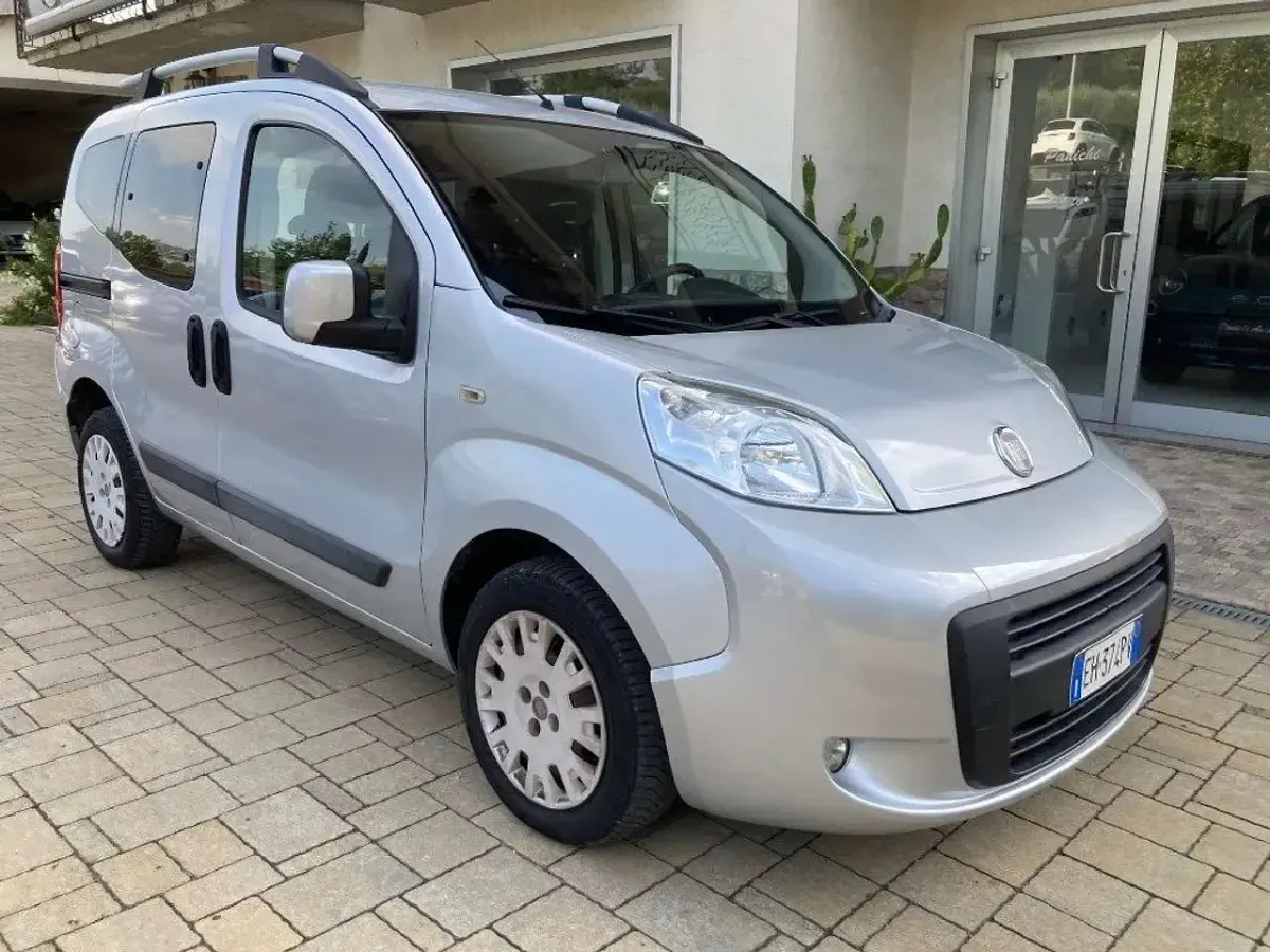 Usata Fiat Qubo Dynamic 75 CV (55 kW) 2011 Grigio Monovolume