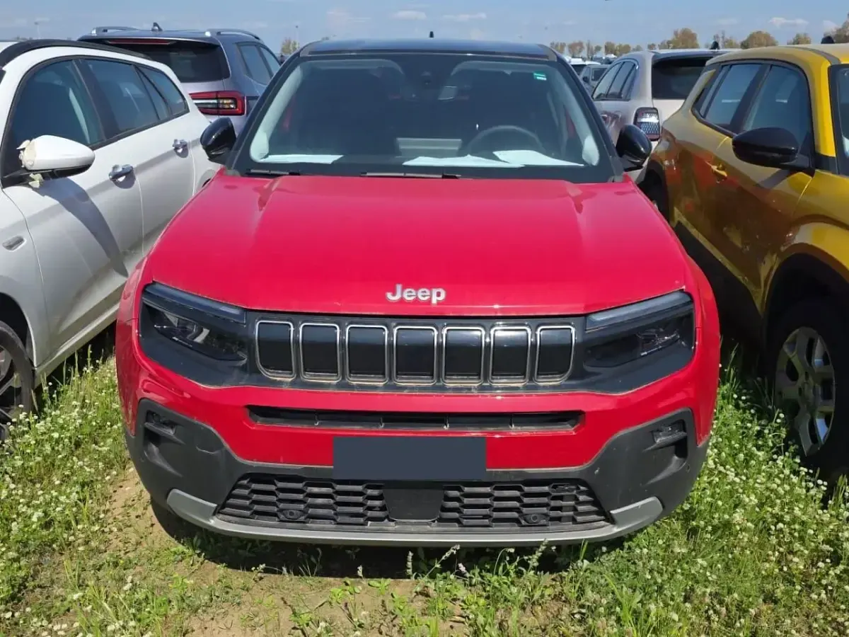 Usado Jeep Avenger Summit 110 CV (80 kW) 2024 Negro SUV