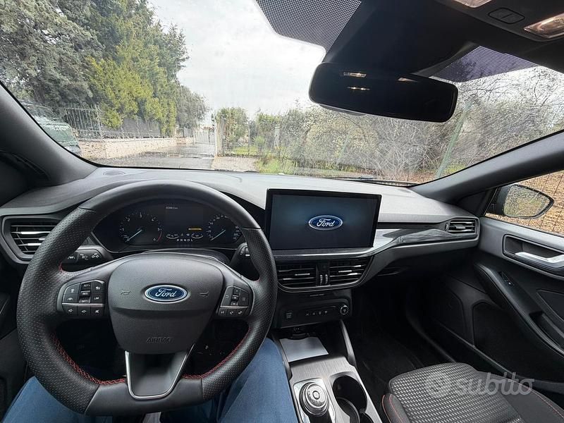 Usata Ford Focus ST-Line 120 CV (88 kW) 2024 Nero Berlina